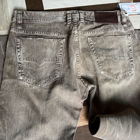 Diesel Jeans Size-32,34 - Picture 6 of 9